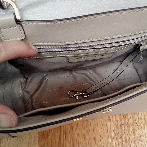 NEW! Michael Kors Whitney Fawn MD Satchel Leather - Picture 5 of 8